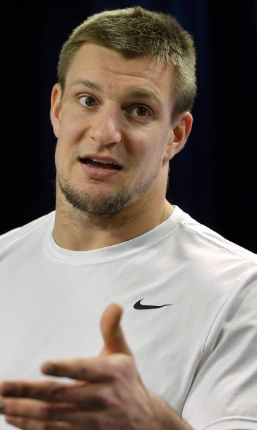 NFL Notes: Gronk solves post-playing stress with puzzles